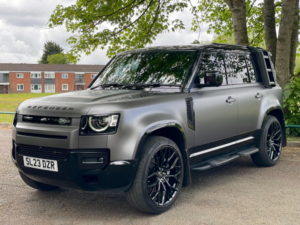 2023 Land Rover Defender 110 3.0 D250 Mhev X-Dynamic Se Auto 4WD Euro 6 (s/s) 5dr in Grey — image 3