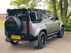 2023 Land Rover Defender 110 3.0 D250 Mhev X-Dynamic Se Auto 4WD Euro 6 (s/s) 5dr in Grey — image 6