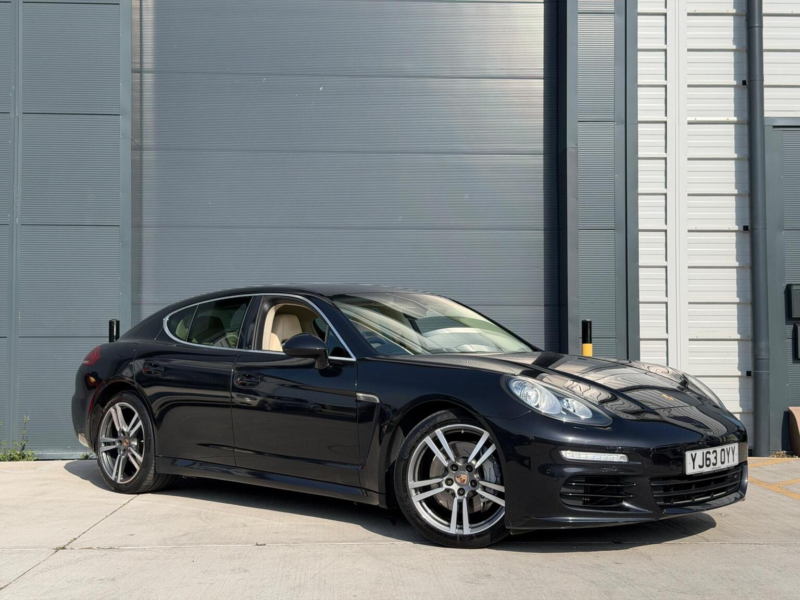 2013 Porsche Panamera 3.0 V6 4s Pdk 4WD Euro 5 (s/s) 5dr in Black — image 1