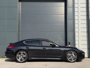 2013 Porsche Panamera 3.0 V6 4s Pdk 4WD Euro 5 (s/s) 5dr in Black — image 5