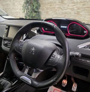 2018 Peugeot 2008 1.2 Puretech Gt Line SUV 5dr Petrol Manual Euro 6 (s/s) (110 Ps) in Multicolour — image 5