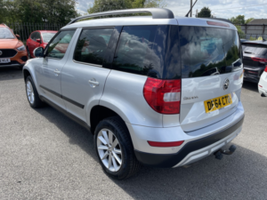 2014 Skoda Yeti 1.6 Tdi Greenline Ii S in Grey — image 5
