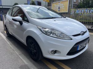 2012 Ford Fiesta 1.25 Zetec in White — image 2