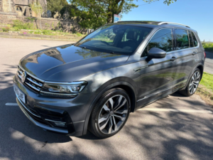 2019 Volkswagen Tiguan 2.0 Tdi R-Line in Grey — image 2
