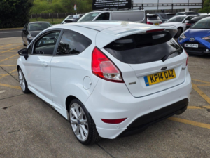 2014 Ford Fiesta 1.0t Ecoboost Zetec S Euro 5 (s/s) 3dr in White — image 5