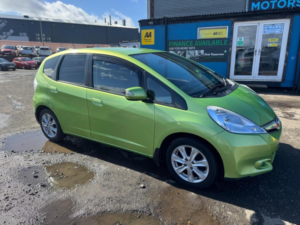 2011 Honda Jazz 1.3h Ima Hs CVT Euro 5 5dr in Green — image 2
