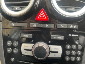 2014 Vauxhall Corsa 1.3 Cdti Ecoflex Se Euro 5 5dr in Silver — image 4