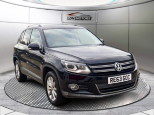 2014 Volkswagen Tiguan 1.4 Tsi Bluemotion Tech Moda DSG 2WD Euro 5 (s/s) 5dr in Black — image 4