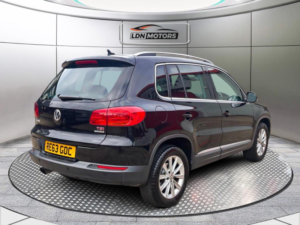 2014 Volkswagen Tiguan 1.4 Tsi Bluemotion Tech Moda DSG 2WD Euro 5 (s/s) 5dr in Black — image 6