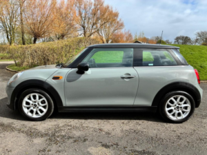 2017 MINI Hatch 1.5 Cooper Hatchback 3dr Petrol Manual Euro 6 (s/s) (136 Ps) in Grey — image 6