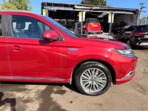 2018 Mitsubishi Outlander 2.4h Twinmotor 13.8kwh 4h CVT 4WD Euro 6 (s/s) 5dr in Red — image 2