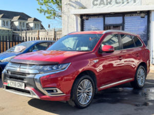 2018 Mitsubishi Outlander 2.4h Twinmotor 13.8kwh 4h CVT 4WD Euro 6 (s/s) 5dr in Red — image 4