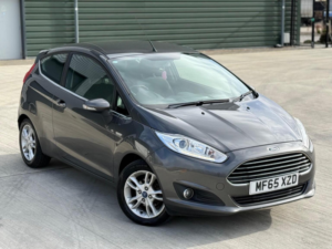 2015 Ford Fiesta 1.25 Zetec Euro 6 3dr in Grey — image 2