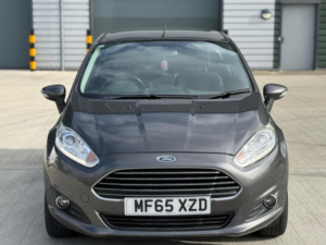 2015 Ford Fiesta 1.25 Zetec Euro 6 3dr in Grey — image 3