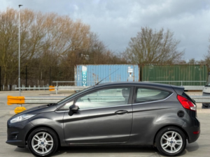 2015 Ford Fiesta 1.25 Zetec Euro 6 3dr in Grey — image 5