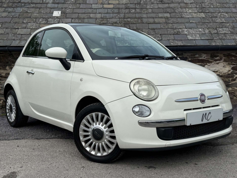 2011 Fiat 500 1.2 500 Lounge 3dr in White — image 1