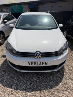 2011 Volkswagen Golf 1.6 Tdi Match Euro 5 5dr in White — image 3