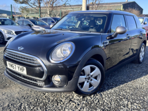 2017 MINI Clubman 2.0 Clubman Cooper D in Black — image 3