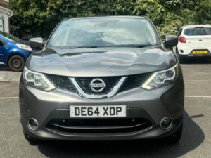 2014 Nissan Qashqai 1.5 Dci Acenta Premium 2WD Euro 5 (s/s) 5dr in Grey — image 2