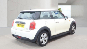 2017 MINI Hatch 1.2 One Euro 6 (s/s) 3dr in White — image 4