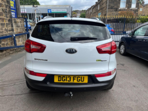 2013 Kia Sportage 1.7 Crdi Ecodynamics 2 2WD Euro 5 (s/s) 5dr in White — image 3
