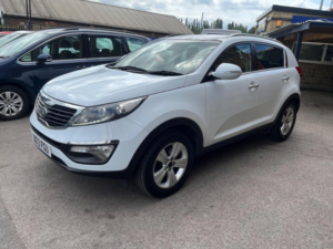 2013 Kia Sportage 1.7 Crdi Ecodynamics 2 2WD Euro 5 (s/s) 5dr in White — image 5