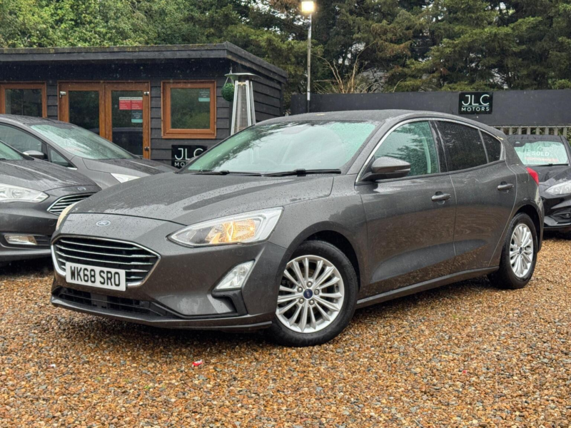 2018 Ford Focus 1.0t Ecoboost Titanium Euro 6 (s/s) 5dr in Grey — image 1