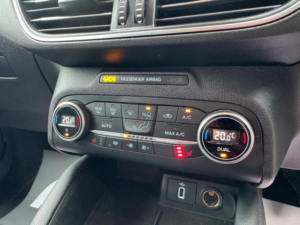 2018 Ford Focus 1.0t Ecoboost Titanium Euro 6 (s/s) 5dr in Grey — image 6