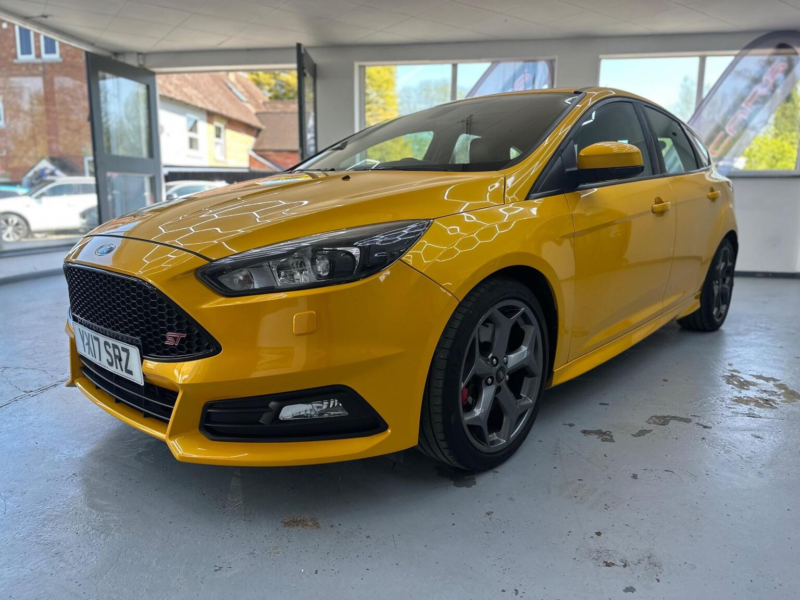 2017 Ford Focus 2.0t Ecoboost St-3 Euro 6 (s/s) 5dr in Yellow — image 1