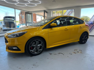 2017 Ford Focus 2.0t Ecoboost St-3 Euro 6 (s/s) 5dr in Yellow — image 2