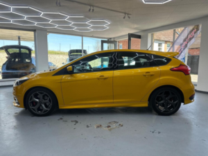 2017 Ford Focus 2.0t Ecoboost St-3 Euro 6 (s/s) 5dr in Yellow — image 5
