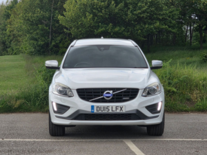 2015 Volvo Xc60 2.4 D4 R-Design Lux Nav AWD Euro 5 (s/s) 5dr in White — image 2