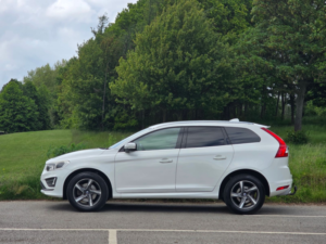 2015 Volvo Xc60 2.4 D4 R-Design Lux Nav AWD Euro 5 (s/s) 5dr in White — image 4