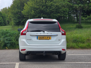 2015 Volvo Xc60 2.4 D4 R-Design Lux Nav AWD Euro 5 (s/s) 5dr in White — image 6