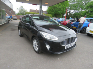 2017 Ford Fiesta 1.1 Ti-Vct Zetec Euro 6 (s/s) 3dr in Black — image 3