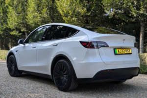 2022 Tesla Model Y Auto Rwd 5dr in White — image 4
