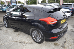2017 Ford Focus 1.0 T Ecoboost St-Line in Black — image 4