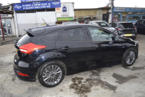 2017 Ford Focus 1.0 T Ecoboost St-Line in Black — image 6