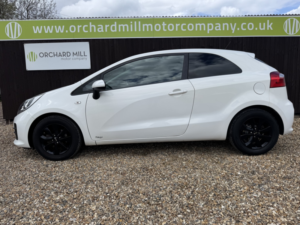 2016 Kia Rio 1.3 Sr7 in White — image 3