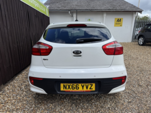 2016 Kia Rio 1.3 Sr7 in White — image 5