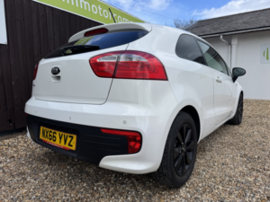 2016 Kia Rio 1.3 Sr7 in White — image 6