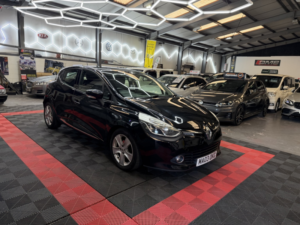 2014 Renault Clio 0.9 Dynamique Medianav Tce 90 Stop & Start in Black — image 3