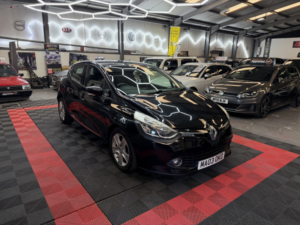 2014 Renault Clio 0.9 Dynamique Medianav Tce 90 Stop & Start in Black — image 5