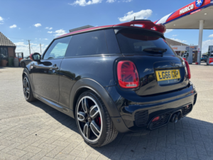 2016 MINI Hatch 2.0 John Cooper Works 3-Door Hatch in Black — image 5