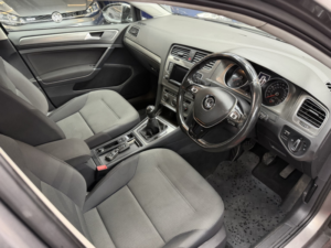2013 Volkswagen Golf 1.6 Tdi Bluemotion Tech Se in Grey — image 2