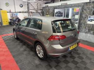 2013 Volkswagen Golf 1.6 Tdi Bluemotion Tech Se in Grey — image 3