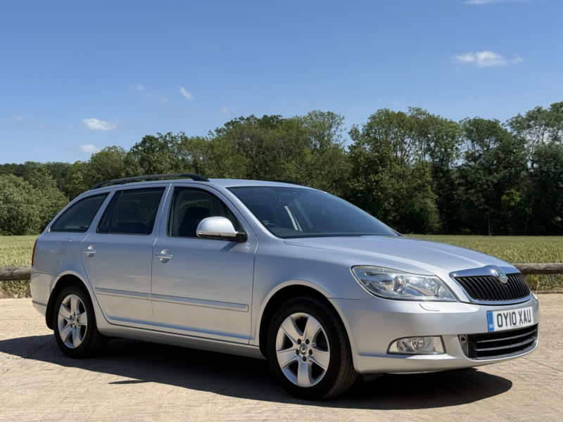 2010 Skoda Octavia 1.8 Tsi Elegance in Silver — image 1
