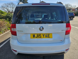 2015 Skoda Yeti 2.0 Tdi Black Edition in White — image 5