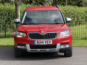 2014 Skoda Yeti 2.0 Tdi Se in Red — image 2