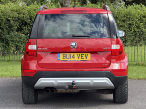 2014 Skoda Yeti 2.0 Tdi Se in Red — image 5